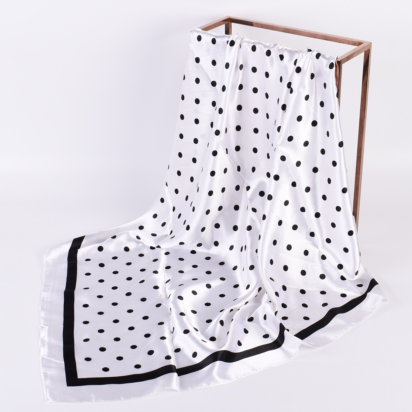 Face Scarf Mask - ฤดูร้อนใหม่แฟชั่นอารมณ์ wavelet dot 90 ซม. ผ้าพันคอสี่เหลี่ยมขนาดใหญ่พิมพ์ด้วยผ้าไหมสี่เหลี่ยมแฟชั่น