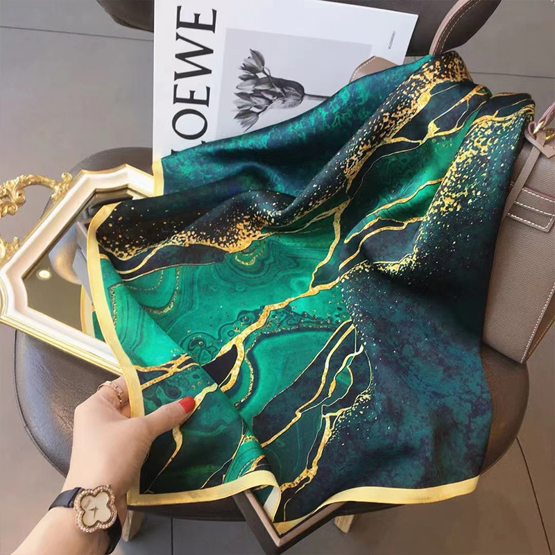 Silk Neck Scarf - 70x70 ซม.ผ้าพันคอผู้หญิงผ้าไหมผมคอสแควร์ยี่ห้อ Office ผ้าพันคอผ้าพันคอ Waiter Flight